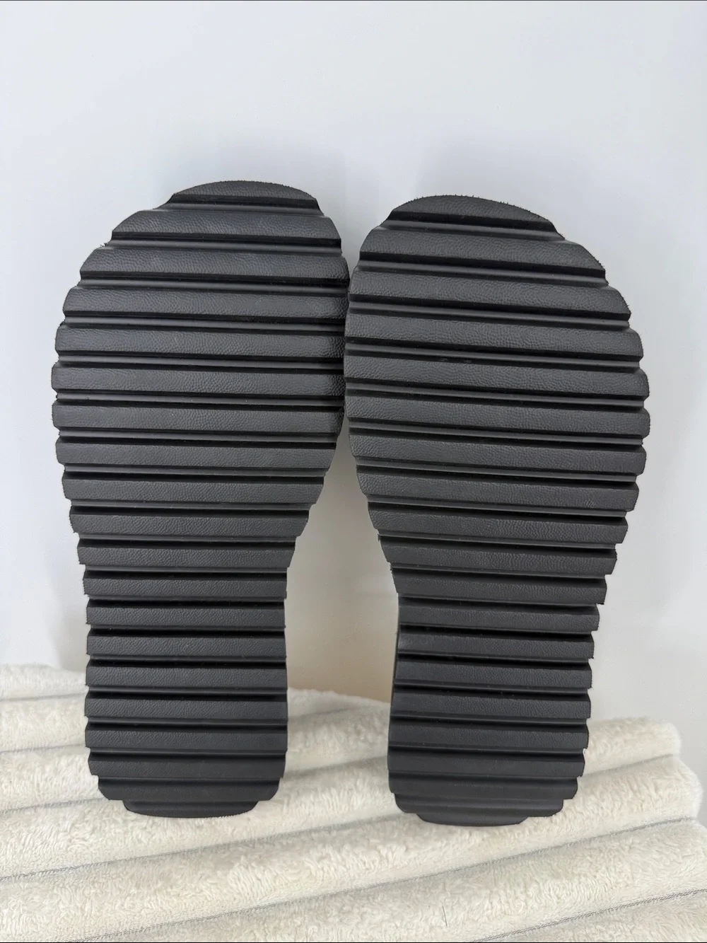 H&M Wedge Black Platform Faux Leather Thong Flip Flops size 10